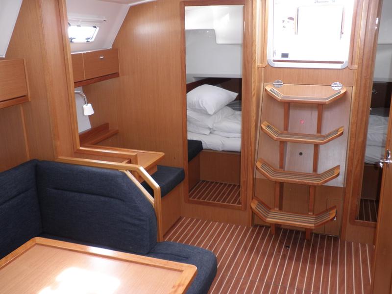 Book yachts online - sailboat - Bavaria Cruiser 37 - Gita - rent