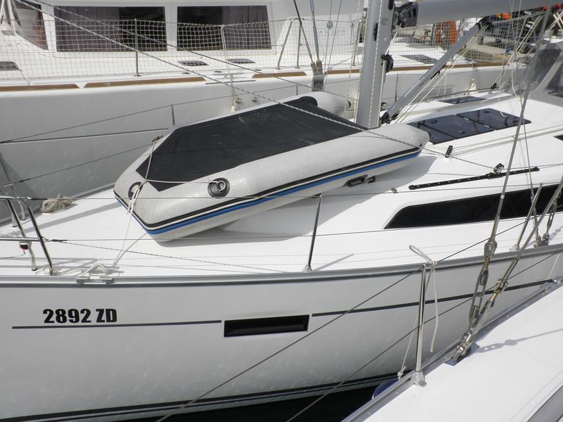 Book yachts online - sailboat - Bavaria Cruiser 37 - Gita - rent