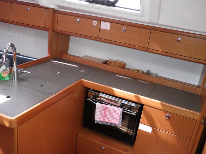 Book yachts online - sailboat - Bavaria Cruiser 37 - Gita - rent