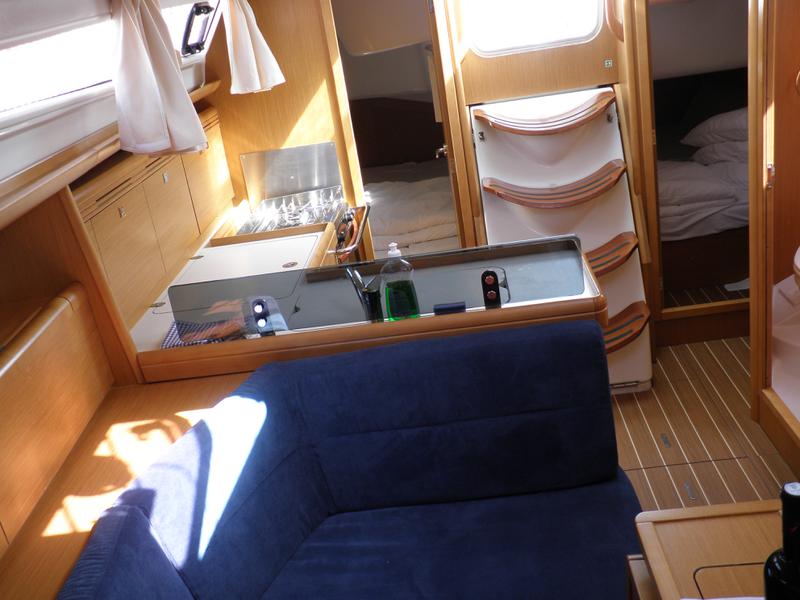 Book yachts online - sailboat - Sun Odyssey 36i - BARBARROSSA - rent