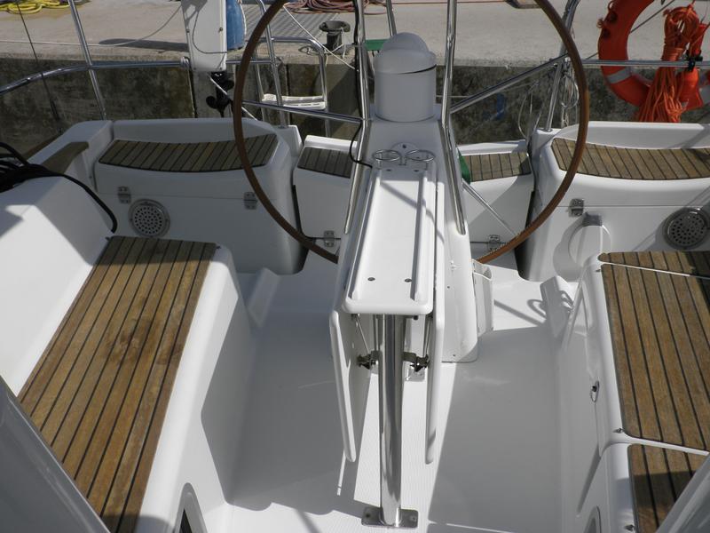 Book yachts online - sailboat - Sun Odyssey 36i - BARBARROSSA - rent