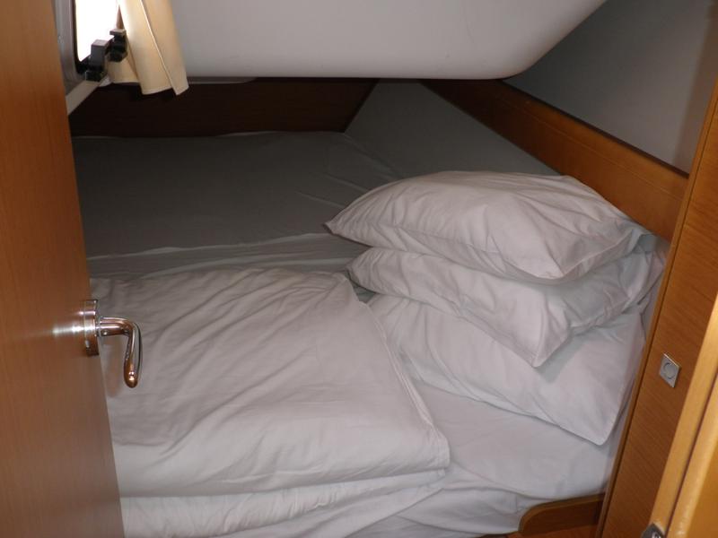 Book yachts online - sailboat - Sun Odyssey 36i - BARBARROSSA - rent