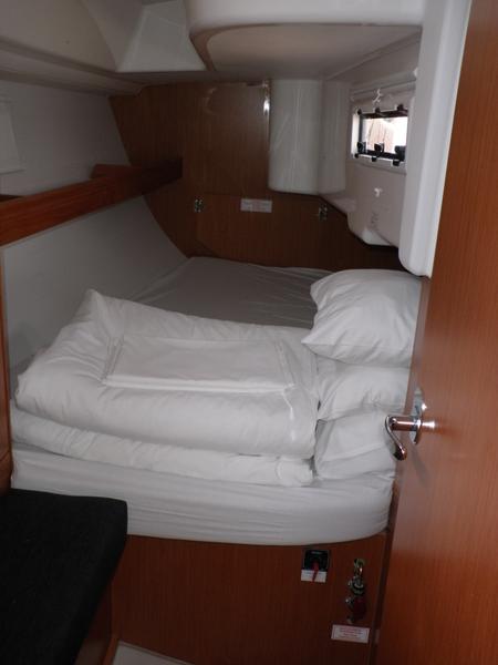 Book yachts online - sailboat - Bavaria Cruiser 33 - GIRICA - rent