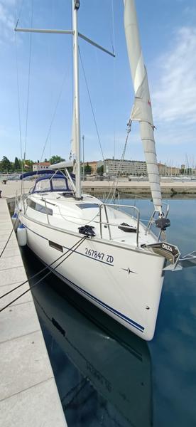 Book yachts online - sailboat - Bavaria Cruiser 37 - AMALIA - rent