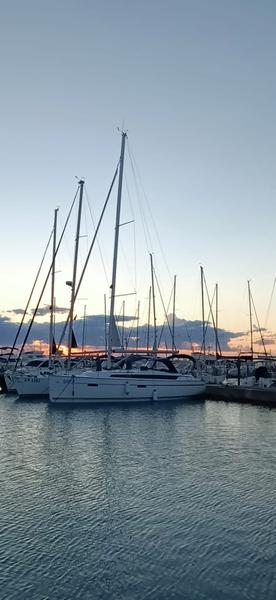 Book yachts online - sailboat - Bavaria Cruiser 37 - AMALIA - rent