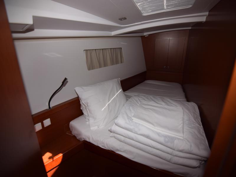 Book yachts online - sailboat - Oceanis 45- 4 cab - NIKA - rent