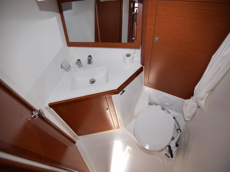 Book yachts online - sailboat - Oceanis 45- 4 cab - NIKA - rent