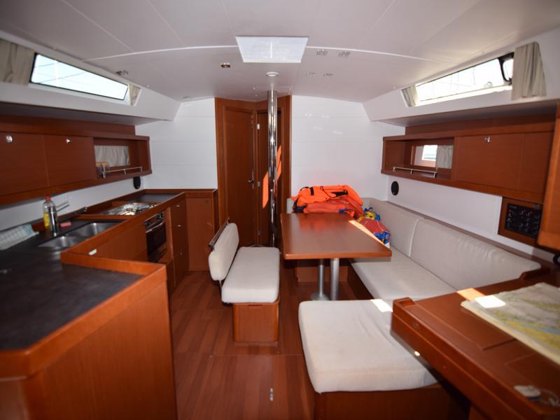 Book yachts online - sailboat - Oceanis 45- 4 cab - NIKA - rent