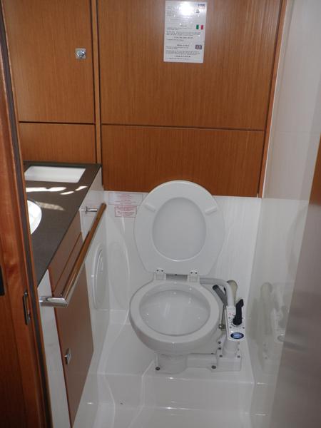 Book yachts online - sailboat - Oceanis 45- 4 cab - NIKA - rent