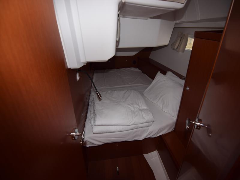 Book yachts online - sailboat - Oceanis 45- 4 cab - NIKA - rent