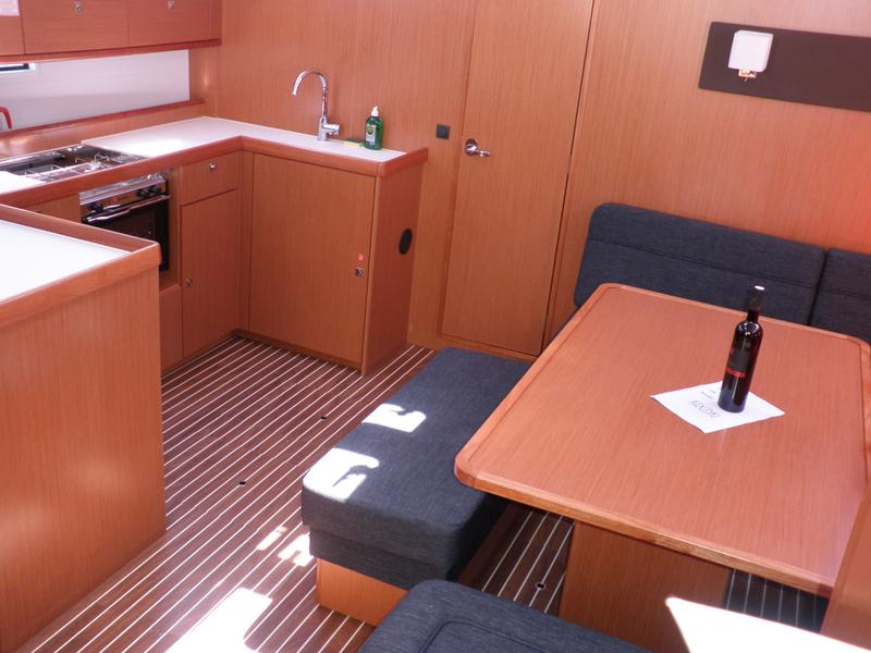 Book yachts online - sailboat - Bavaria Cruiser 51 - SOMMERNATT  - rent