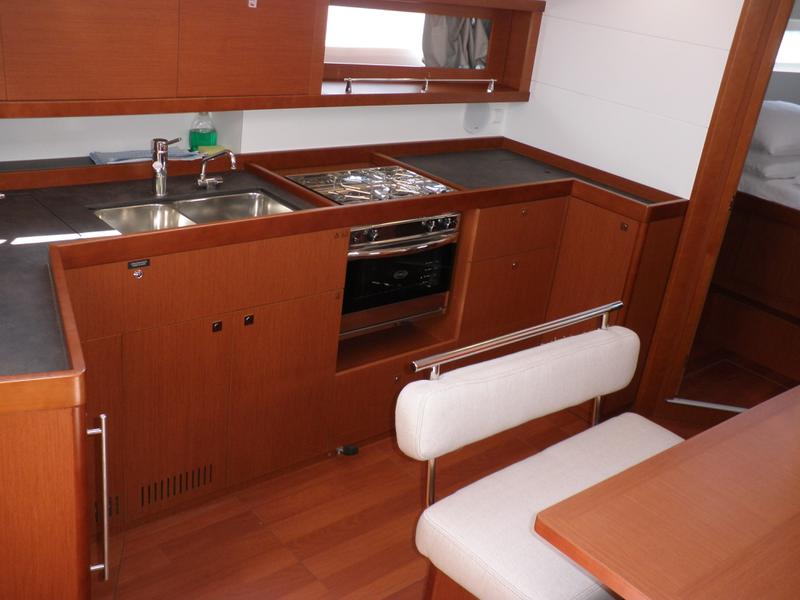 Book yachts online - sailboat - Oceanis 45- 4 cab - VESNA - rent