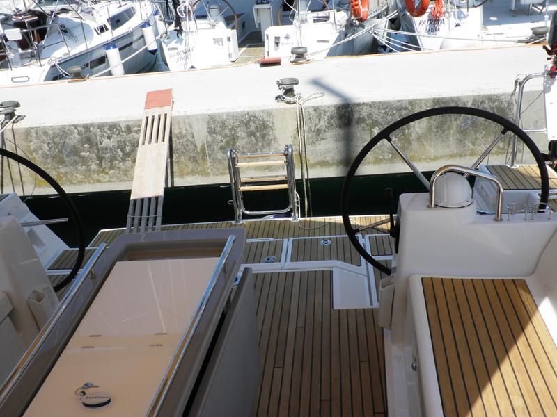 Book yachts online - sailboat - Oceanis 45- 4 cab - VESNA - rent