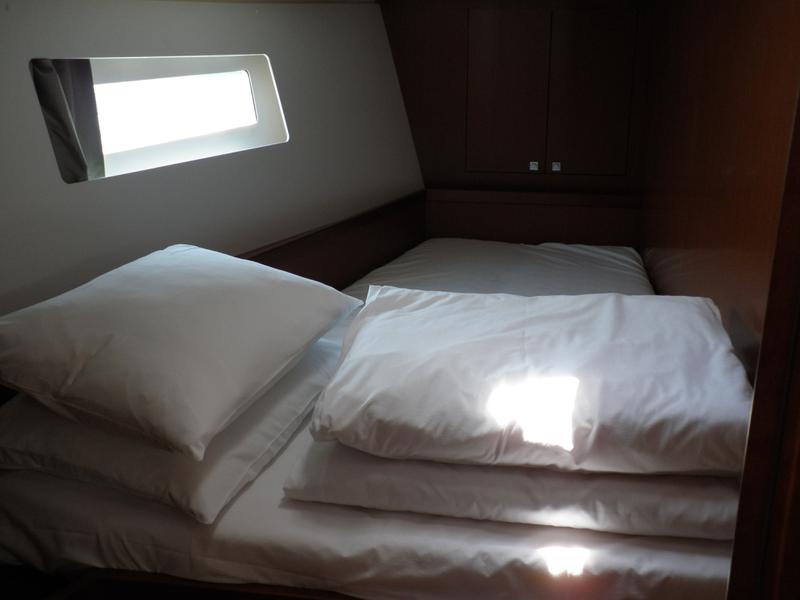 Book yachts online - sailboat - Oceanis 45- 4 cab - VESNA - rent