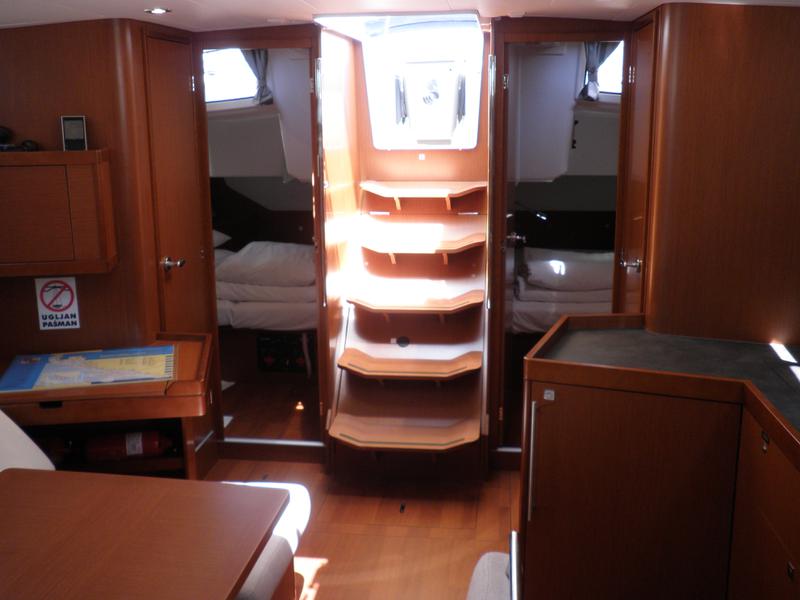 Book yachts online - sailboat - Oceanis 45- 4 cab - VESNA - rent