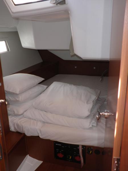 Book yachts online - sailboat - Oceanis 45- 4 cab - VESNA - rent