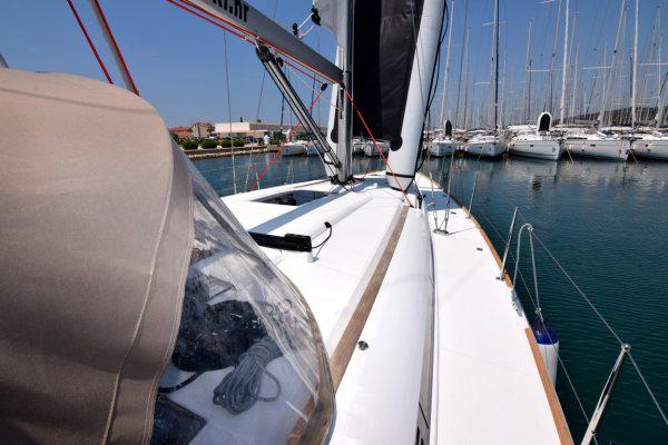 Book yachts online - sailboat - Sun Odyssey 449 - BLUE MOON - rent