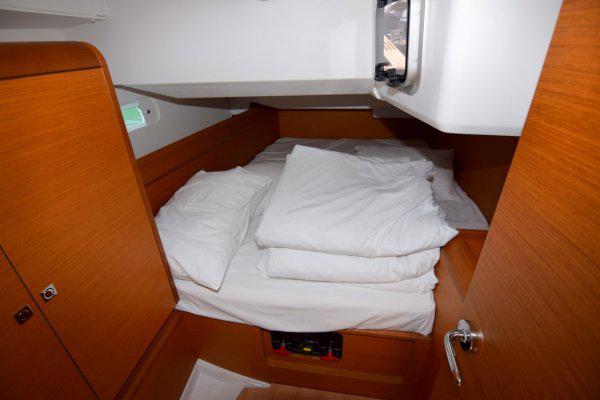 Book yachts online - sailboat - Sun Odyssey 449 - BLUE MOON - rent