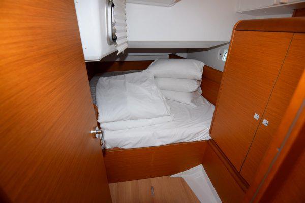 Book yachts online - sailboat - Sun Odyssey 449 - BLUE MOON - rent