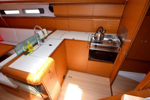 Book yachts online - sailboat - Sun Odyssey 449 - BLUE MOON - rent