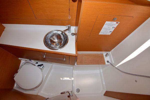 Book yachts online - sailboat - Sun Odyssey 449 - BLUE MOON - rent