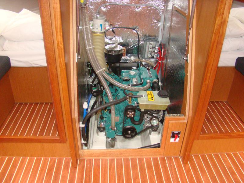 Book yachts online - sailboat - Bavaria Cruiser 36 - AMIGA 3 - rent