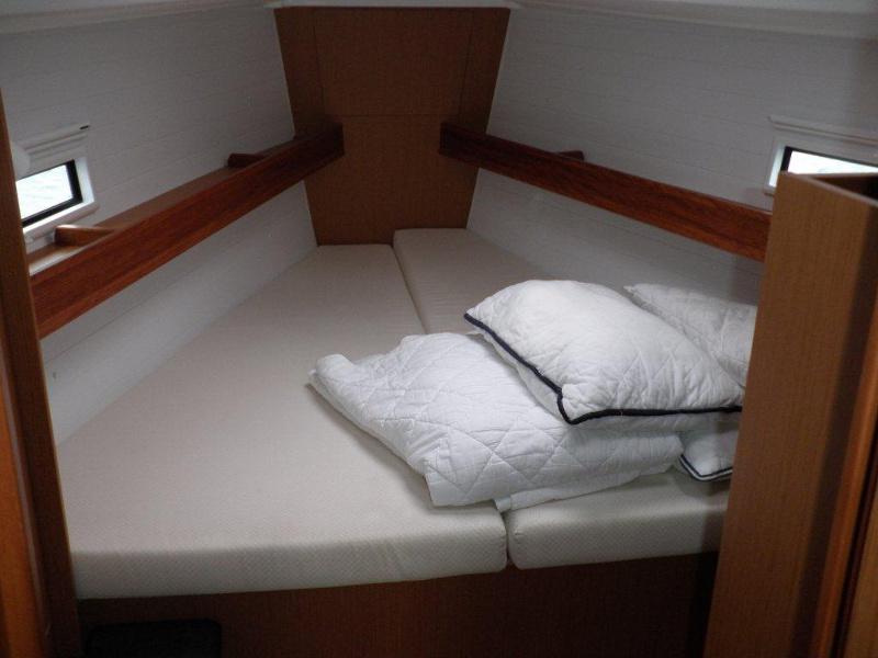 Book yachts online - sailboat - Bavaria Cruiser 36 - AMIGA 3 - rent