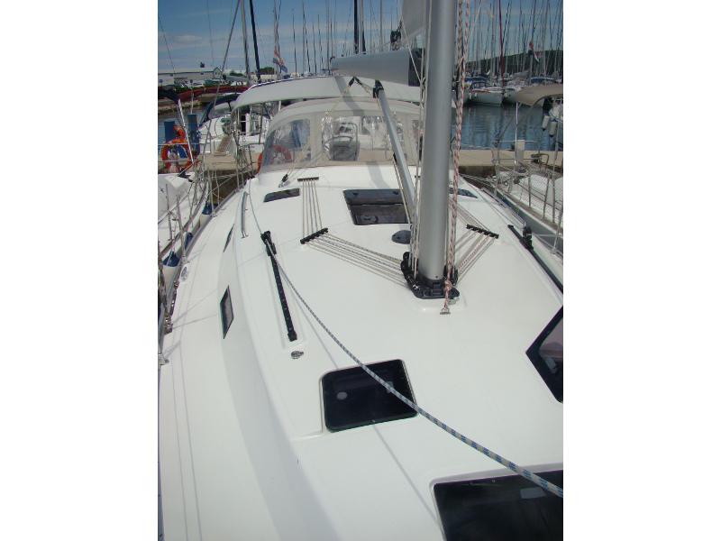 Book yachts online - sailboat - Bavaria Cruiser 36 - AMIGA 3 - rent