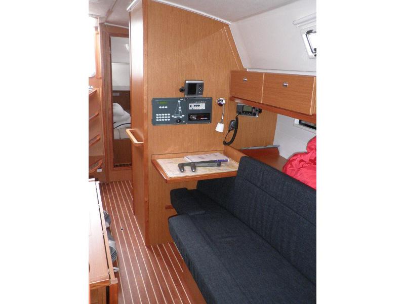 Book yachts online - sailboat - Bavaria Cruiser 36 - AMIGA 3 - rent