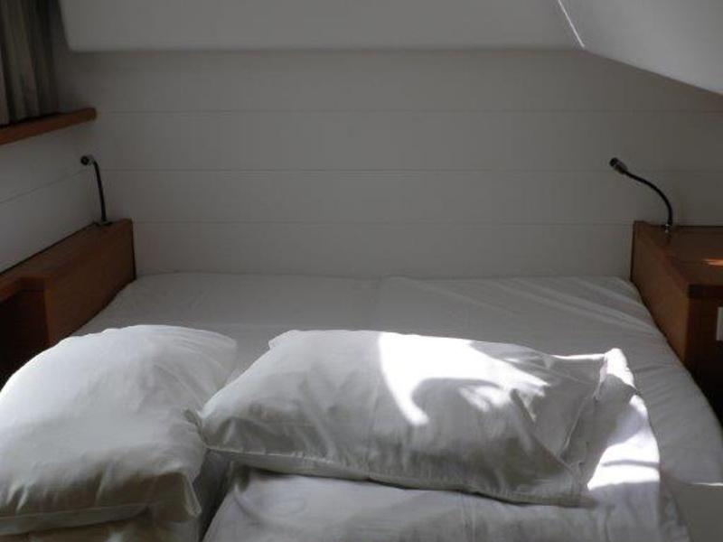 Book yachts online - catamaran - Lagoon 450 - DOUBLE TROUBLE II - rent