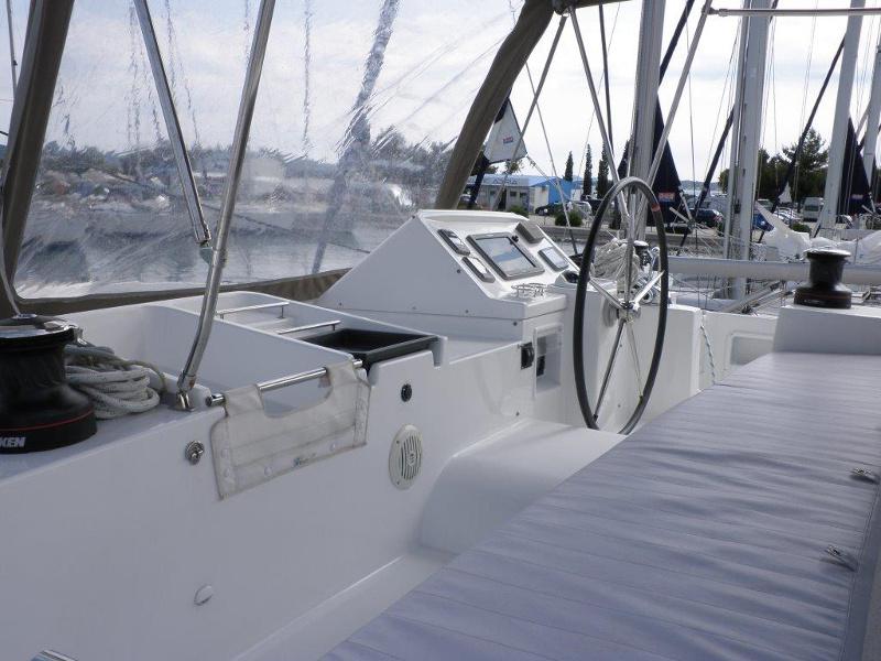 Book yachts online - catamaran - Lagoon 450 - DOUBLE TROUBLE II - rent