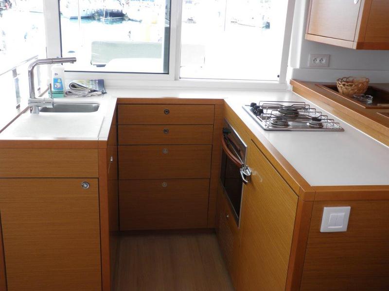 Book yachts online - catamaran - Lagoon 450 - DOUBLE TROUBLE II - rent