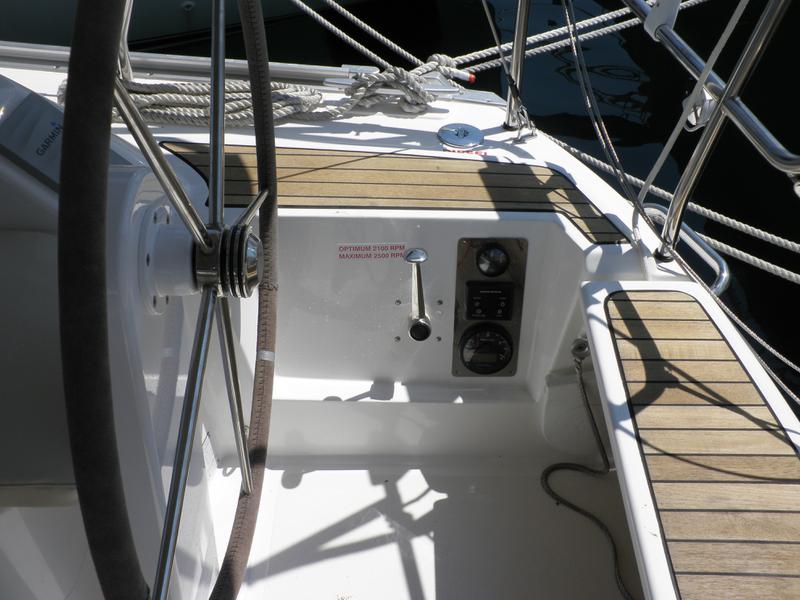 Book yachts online - sailboat - Bavaria Cruiser 34 - TIKA - rent