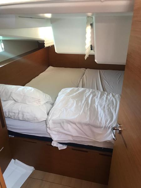 Book yachts online - sailboat - Sun Odyssey 490 - ATHINA - rent