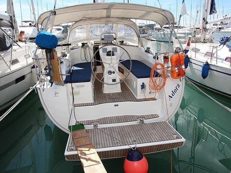 Book yachts online - sailboat - Bavaria 36 Cruiser - ADORA - rent