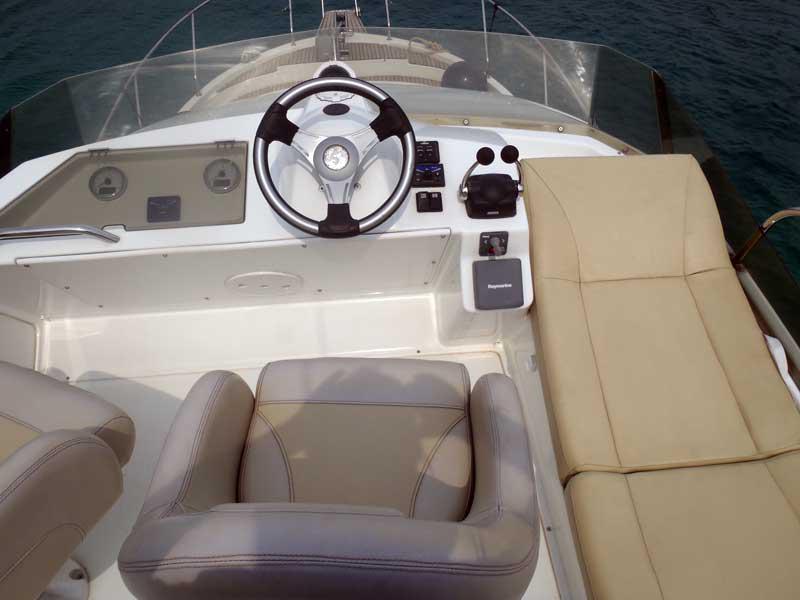 Book yachts online - motorboat - Antares 10.80 - Nina - rent