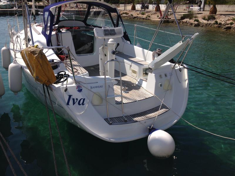 Book yachts online - sailboat - Sun Odyssey 32i - Iva - rent