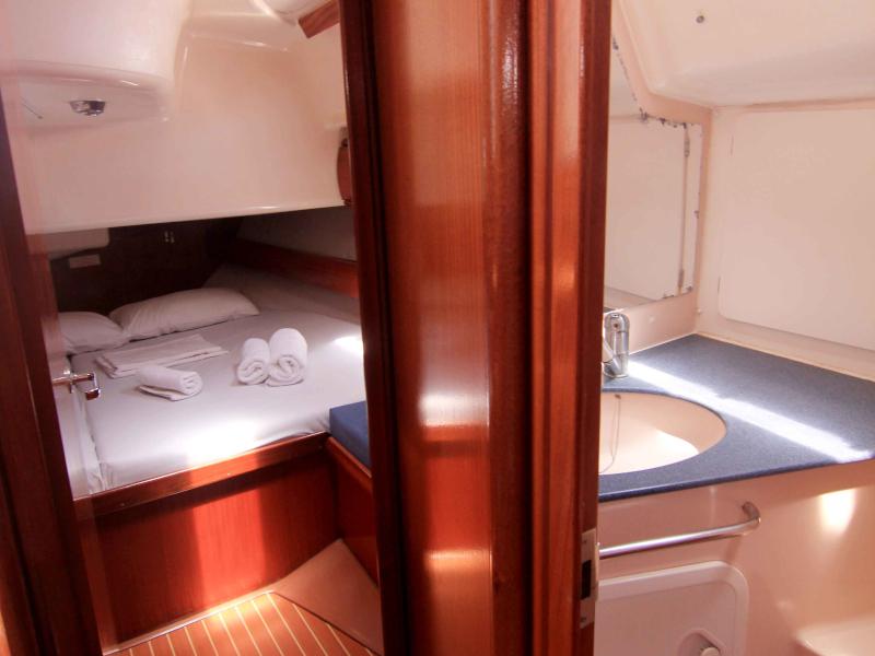 Book yachts online - sailboat - Bavaria 49 - Vardousia - rent
