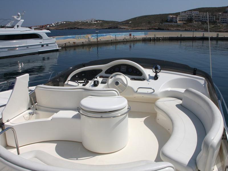 Book yachts online - motorboat - Azimut 46 - Nena - rent
