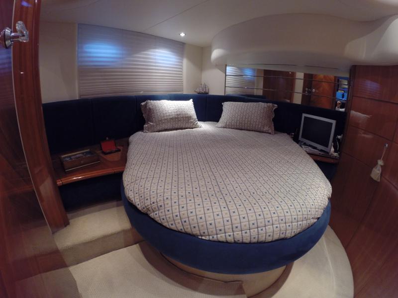 Book yachts online - motorboat - Azimut 46 - Nena - rent