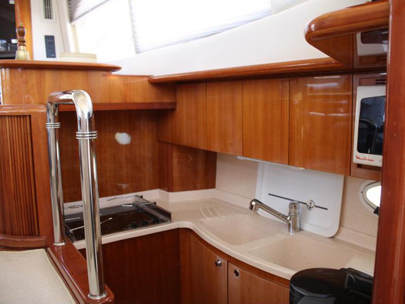Book yachts online - motorboat - Azimut 46 - Nena - rent