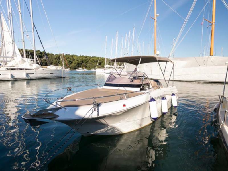 Book yachts online - motorboat - Atlantic 655 Sun Cruiser - no name - rent