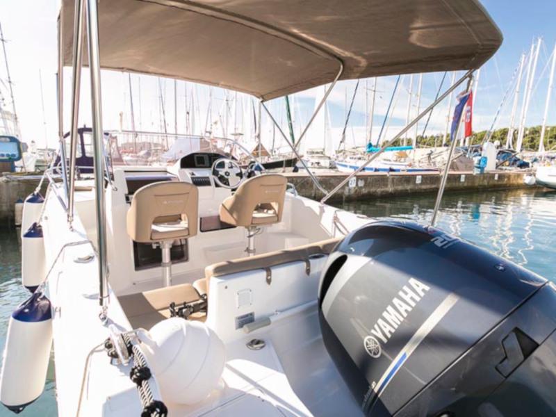 Book yachts online - motorboat - Atlantic 655 Sun Cruiser - no name - rent