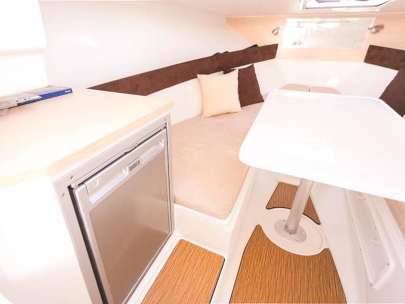 Book yachts online - motorboat - Atlantic 655 Sun Cruiser - no name - rent