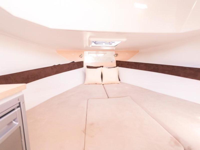 Book yachts online - motorboat - Atlantic 655 Sun Cruiser - no name - rent