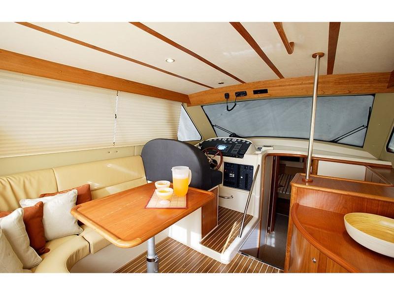 Book yachts online - motorboat - Rodman 41 - Big White - rent