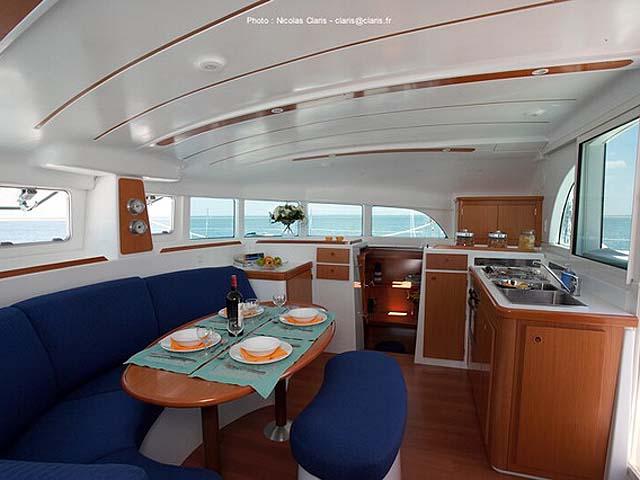 Book yachts online - catamaran - Lagoon 380 S2 - AIR - rent