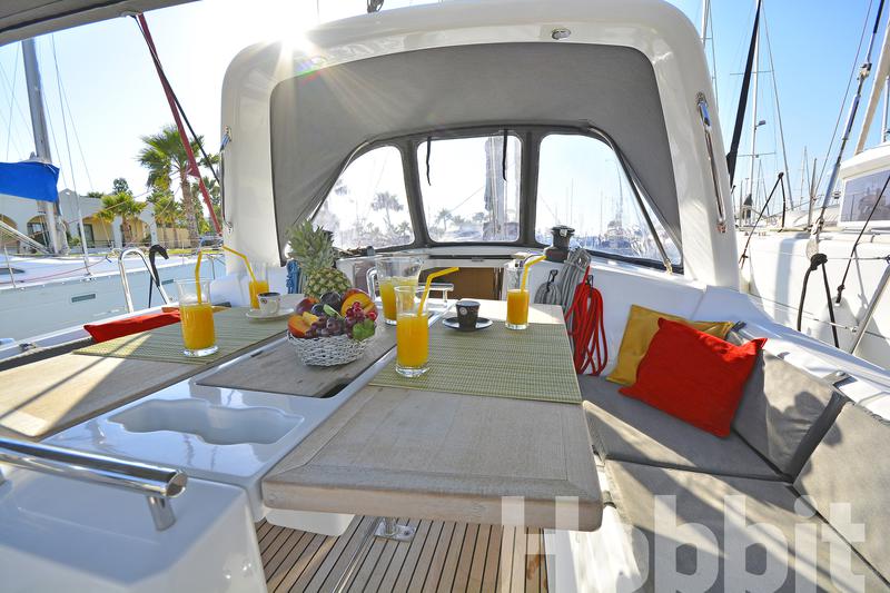 Book yachts online - sailboat - Oceanis 35 - Hobbit - rent