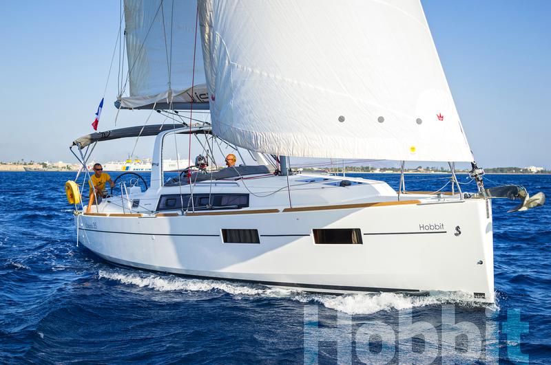 Book yachts online - sailboat - Oceanis 35 - Hobbit - rent