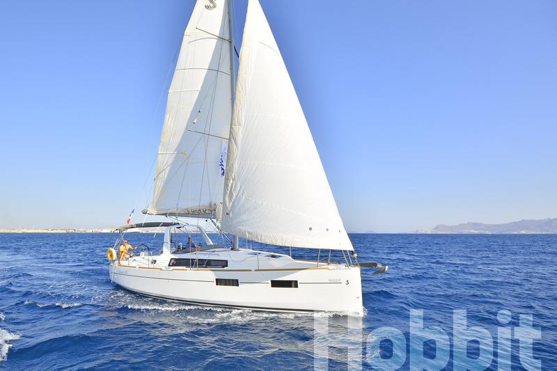 Book yachts online - sailboat - Oceanis 35 - Hobbit - rent